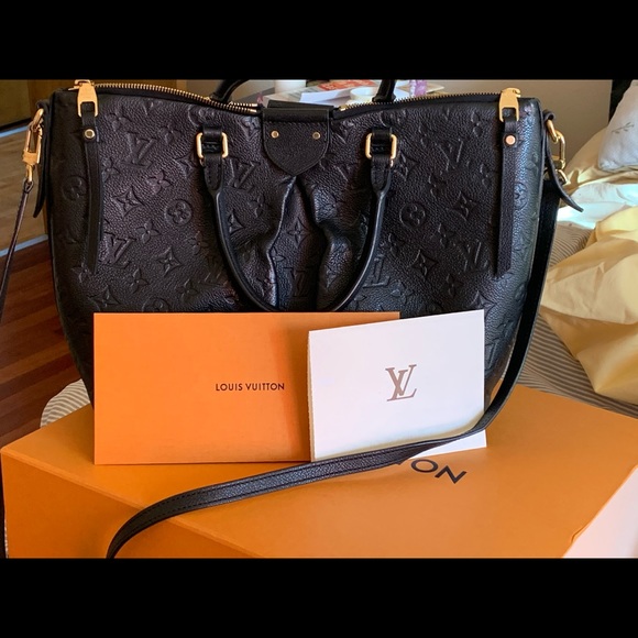 Louis Vuitton Handbags - Louis Vuitton black leather monogram bag